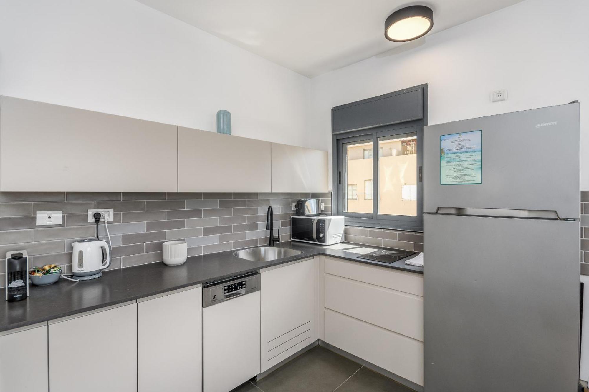 Modern & Sunny 1 Bdr W Balcony And Parking Apartamento Tel Aviv Exterior foto